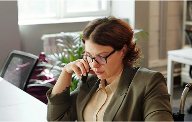 woman at the phone